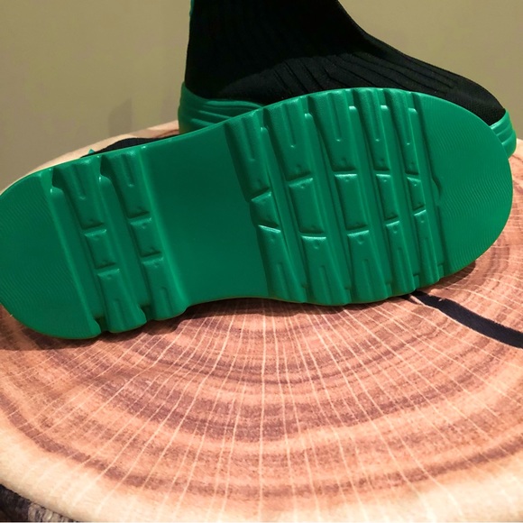 🖤💚 Knitted Booties - Green - Picture 2 of 2